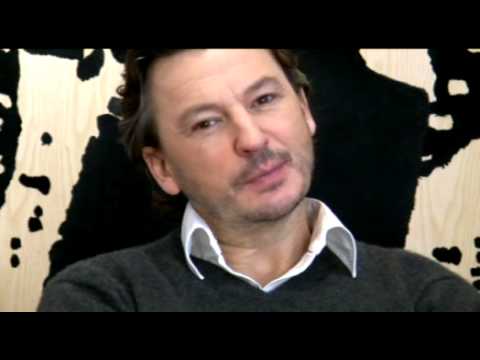 Anders Ekborg berättar som sin Melodifestivalslåt The Saviour.