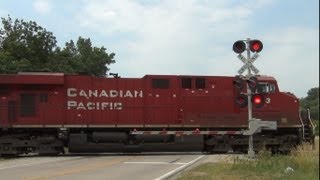 preview picture of video 'Northbound CP freight train at Richland, IA 7/7/13'