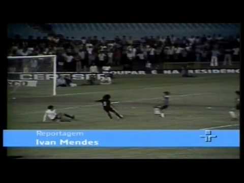 Flamengo 5 x 1 Grêmio - Zico tira onda com gremistas após golaço de falta