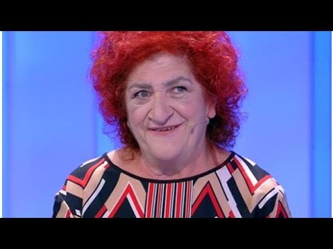 Vincenzina trova Carlo Botto/anzi 4, e la sua ' poesia ' depopolata: è la regina del meme (non vi è