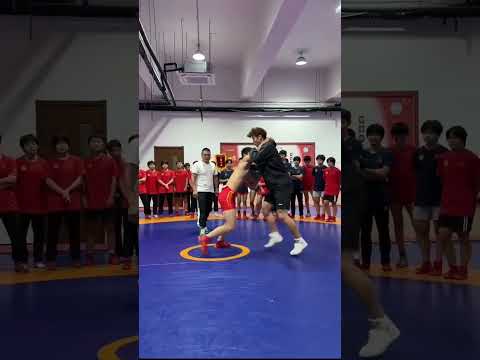 “Started normal… then beast mode activated 😱🔥 Can you survive this?”#BodyControl #HumanMoves