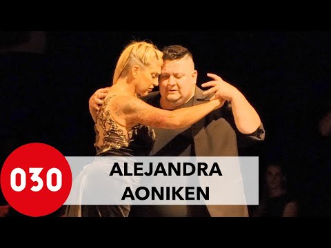 Alejandra Mantinan and Aoniken Quiroga – Y te parece todavía