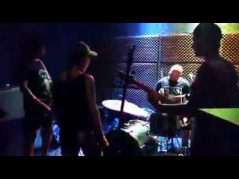 KEMAGORRA - Fuego en la prision ( @resistencia distro fest)