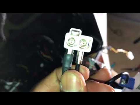 Mercedes-Benz C300 antenna connectors