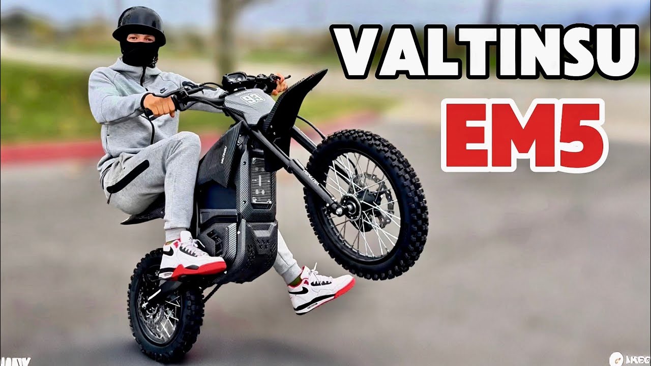 Cargar video: <p>This Electric Dirt Bike is INSANE ⚡ Valtinsu EM5 Full Review</p>