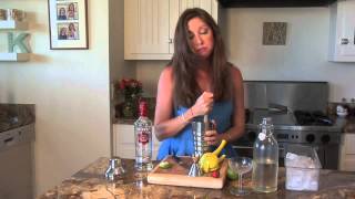 How to Make a Strawberry Daiquiri With Vodka &amp; Real Strawberri... : Foods &amp; Drinks for Entertaining