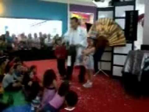 Pedro no show de mágica