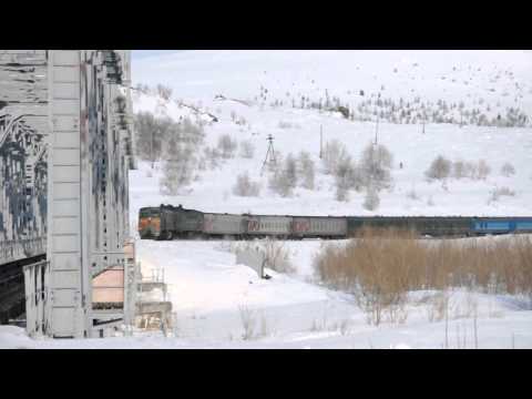 Train Labytnangi - Vorkuta between Sob and Poljarnij Ural