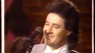 1  Vince Gill   Everybody's Sweetheart Live on New Country 1987
