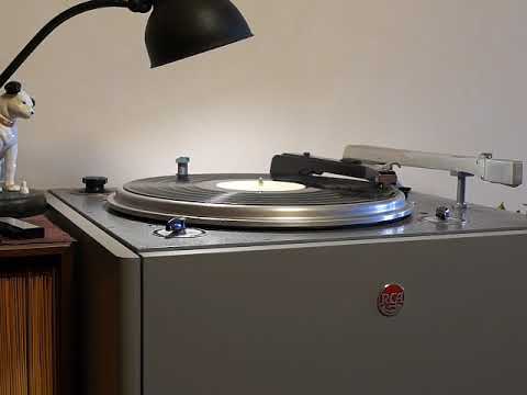 Nobody Loves Me / Joe Venuti and The Blue Five