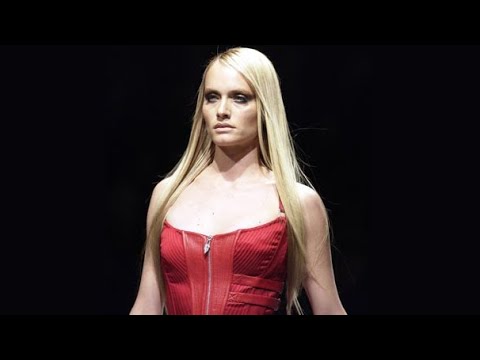 VERSACE Fall/Winter 2003-04 Milan | Full Show