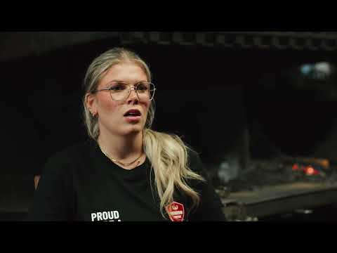 Emina explaining Werkman Hero