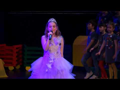 8* FESTIVAL ŠARENI VOKALI 2017 - Ana Bertić HR / Ja znam