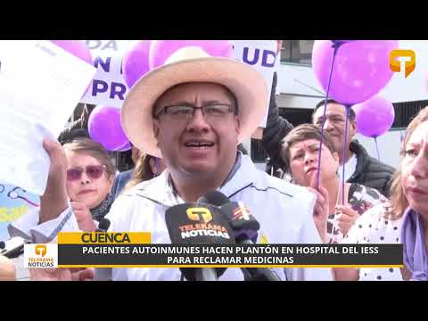 Pacientes autoinmunes hacen plantón en hospital del IESS para reclamar medicinas