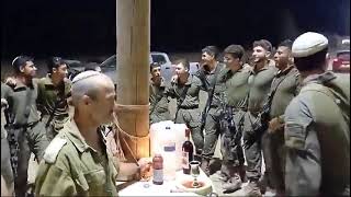 עזה: עורב צנחנים בהבדלה לפני כניסה לפעילות. אמונתך באלוקים ושמירתך את מצוותיו מגינים מושיעים אותנו..