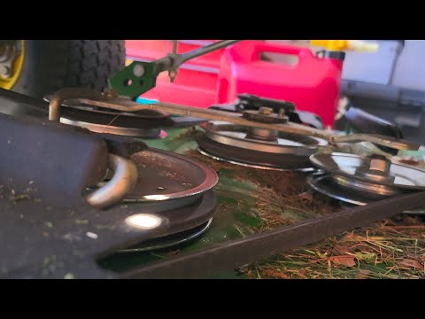 Review of John Deere Z325E Deck / Blade Belt Walkthrough