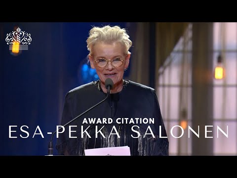 Eva Dahlgren reads the award citation for Esa-Pekka Salonen 2024