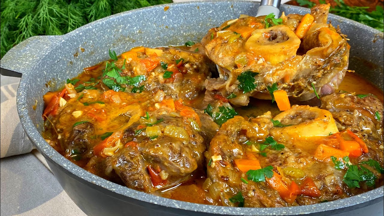 Божественно вкусное мясо на сковороде! Недорогое мясо, а блюдо шикарное! Мясо тает во рту!