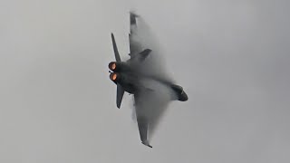 AWESOME DISPLAY FROM FINISH AIR FORCE HORNET 🇫🇮 F/A-18 PULLING Gs AT RIAT 2025 (4K)