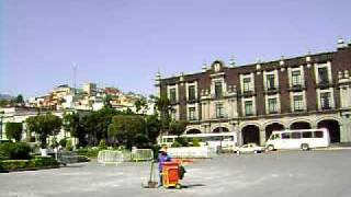 preview picture of video 'Ciudad de Toluca de San Jose, Medio dia en La Plaza de los Martires'