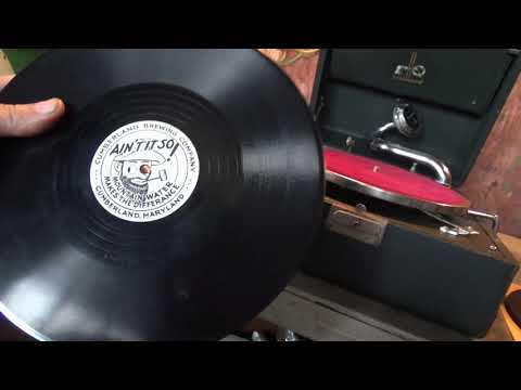 Paillard model 303 portable Gramophone in green part 2