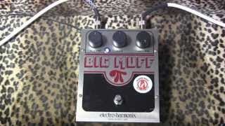 Alchemy Audio Big Muff Pi mod with Dead Bat & AA mods fuzz pedal demo