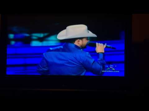 Prince Royce y Roberto Tapia en Premios De La Radio 2014