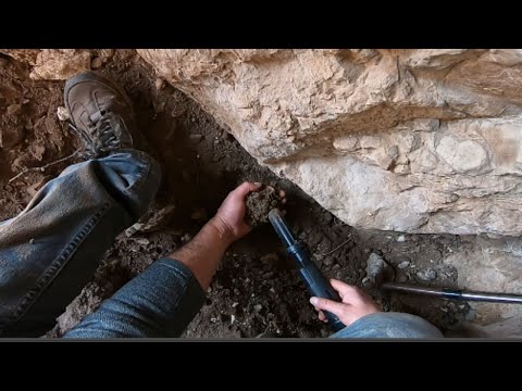 Define Kaya Kasası Açılmış İçinden Sinyal Geliyor !!!