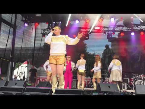 The Hungry Hearts feat. Hella von Sinnen - "In Your Face" (Live @ Cologne Pride)