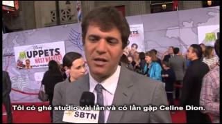 &#39;MUPPETS MOST WANTED&#39; interview at Red Carpet Premiere with Tina Fey, Josh Groban