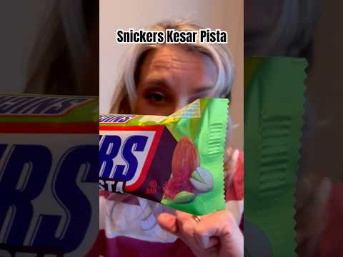 Snickers Kesar Pista #snickers #kesarpista #food #trynewthings #snacks #foodreview #pistachio