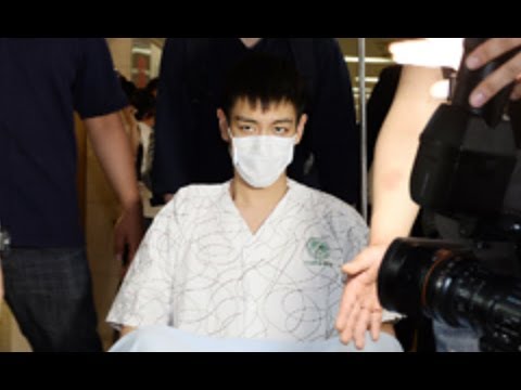 T.O.P加護病房轉院 眼神「超詭異!」【影音】