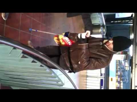 Hamburger Hbf, Penner verarschen