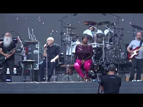 Phil Collins & Bridgette Bryand - Seperate Lives Berlin 2019