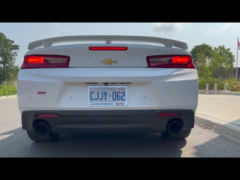 **SOLD on the CCC Buy-It-Now Lot** 33K km Original Owner 2017 Chevrolet Camaro 2SS
