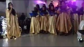 Coral Celebrai  Bruna Karla - Nasce Jesus (Cover)