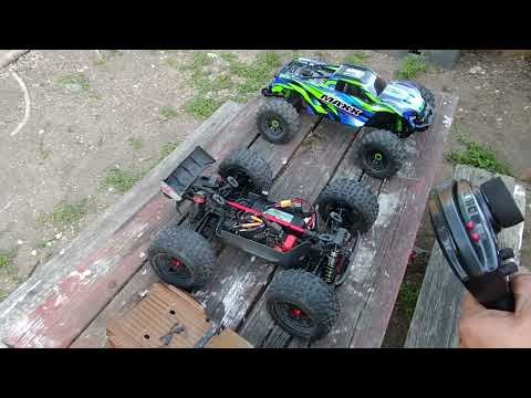 Traxxas Maxx version 2 vs Arrma Outcast