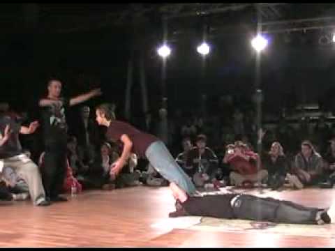 Final Battle Poppin' Juste Debout 2010 - Italy