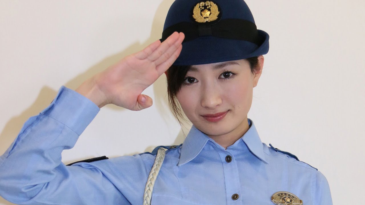 武田梨奈 頭突きの次はブリッジで瓦割り 映画 原宿デニール で主演 Mantanweb まんたんウェブ 武田梨奈 頭突きの次はブリッジで瓦割り 映画 原宿デニール で主演 Mantanweb まんたんウェブ