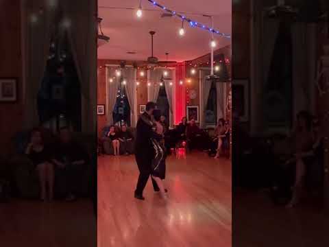 Julia Gorin & Maxi Copello. Juan D'Arienzo Tango Brujo @tangobytheriver3349 28Oct2023
