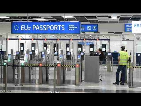 Un avión aterriza de emergencia en Praga tras la amenaza de bomba de un pasajero