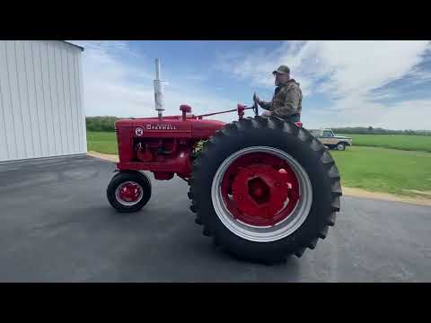 Lot 6 IH Farmall Super M