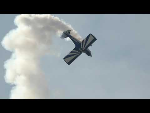 R.J. Gritter - Decathlon Aerobatics - Leesburg Airshow 2019