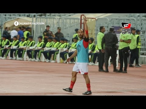وليد سليمان يحفز جماهير الأهلي على طريقته الخاصة أثناء مباراة الزمالك بكأس السوبر