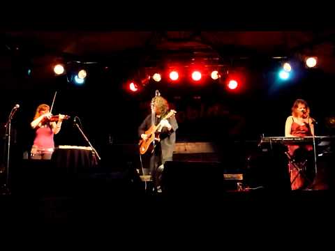 Phil Bates Acoustic Trio : Temptation - Robin 2, Bilston. 16th March 2014