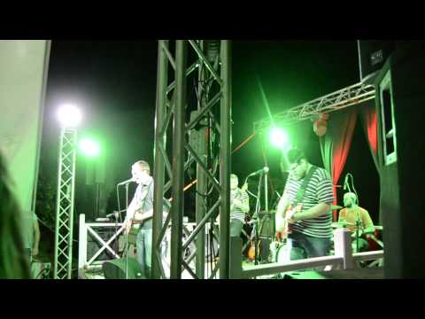 Think blur (blur tribute) performing Beetlebum @ Bayaverde - Fossacesia (CH)