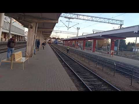 IR 1753 BUCUREȘTI N. - SUCEAVA N. sosind în gara Bacău si detașând grupa de Piatra Neamț (R 5481)