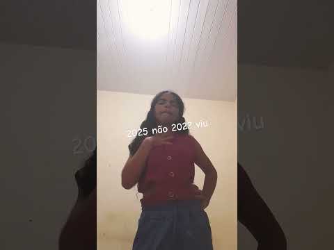 A garotinha aguenta caladinha