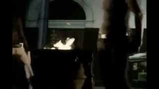 GREEN DAY - NO ONE KNOWS [OFFICIAL MUSIC VIDEO]