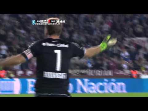 El remate alto de Astina. Lanús 0 - Independiente 0. Fecha 26. Primera División 2015. FPT